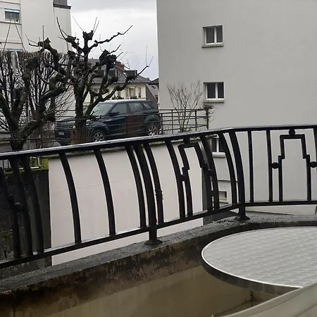 With Balcony- 1 Bedroom Apartment Lausanne
